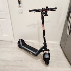 NIU Kqi 300x Professional Urban Scooter