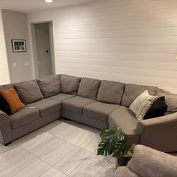 Title: Large Modern Gray Sectional Sofa – Great Condition