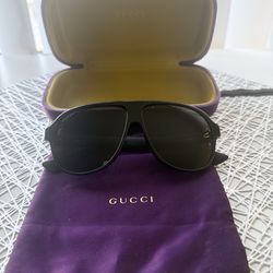 Gucci Aviator Sunglasses Black and Black