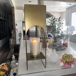 ♥️♥️Beautiful Hurricane Lantern Or Candle Holder With Gold Antique Brass Metal Stand ♥️♥️ 30”H x 9.5D x 9.5”W