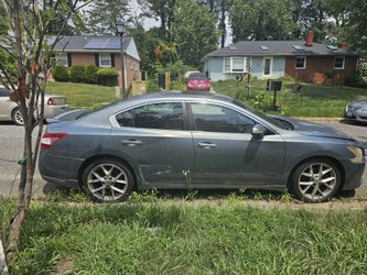 10 Nissan maxima