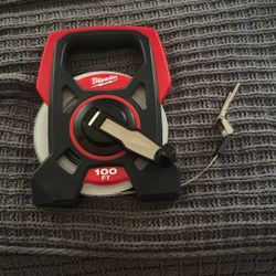 Milwaukee 100ft reel measuring Tape