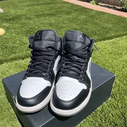 Air Jordan 1 Mid Black White Iron Grey