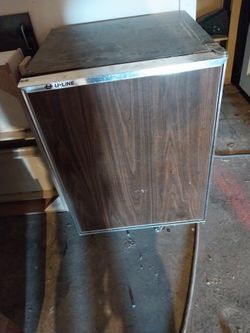U-LINE ICE MAKER AND FREEZER