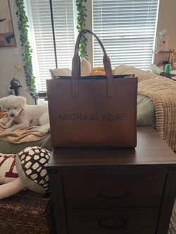 Marc Jacob’s men’s handbag
