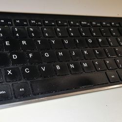 Lightweight Portable Wireless Stainless Steel Keyboard 