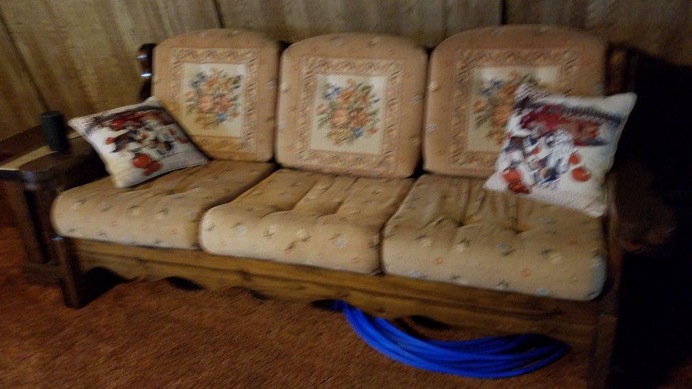 Rockwood Pa.               Country style furniture .......virus free home