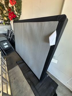 queen box spring *NEW