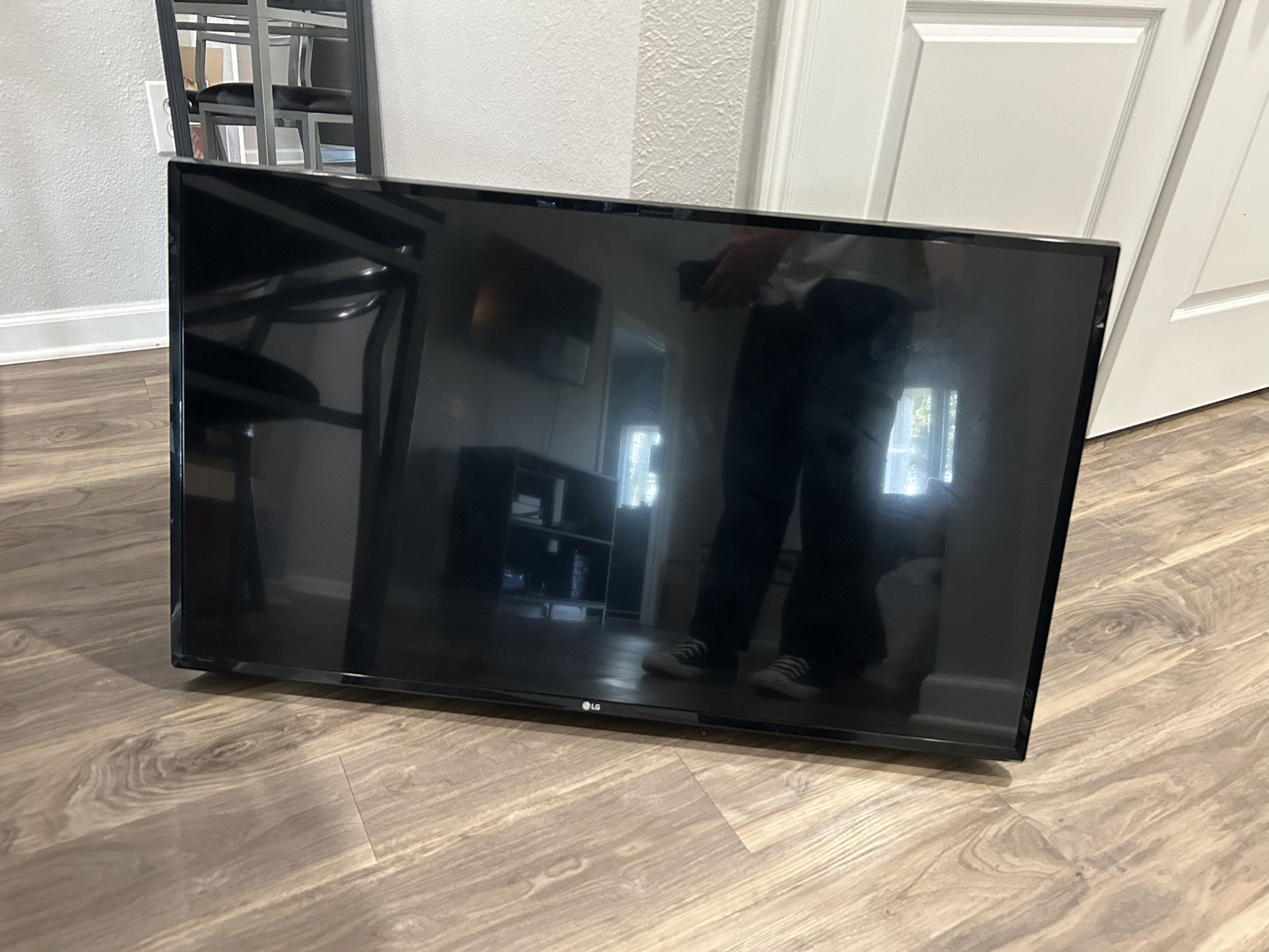LG Flatscreen TV