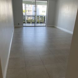 1/1 Apartment in the Heart of Hallandale Beach $1875 per Month 