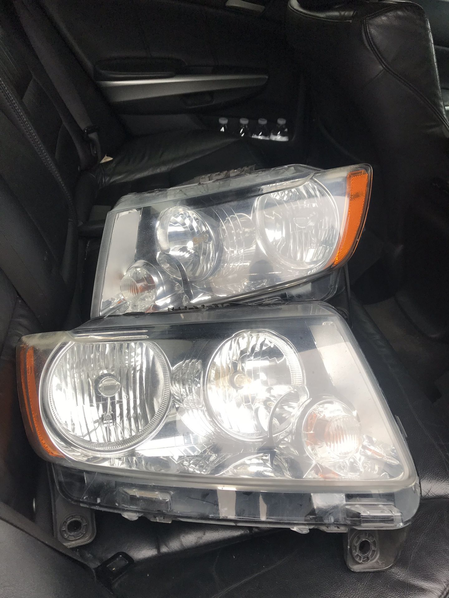 2011-2013 Jeep Grand Cherokee headlights