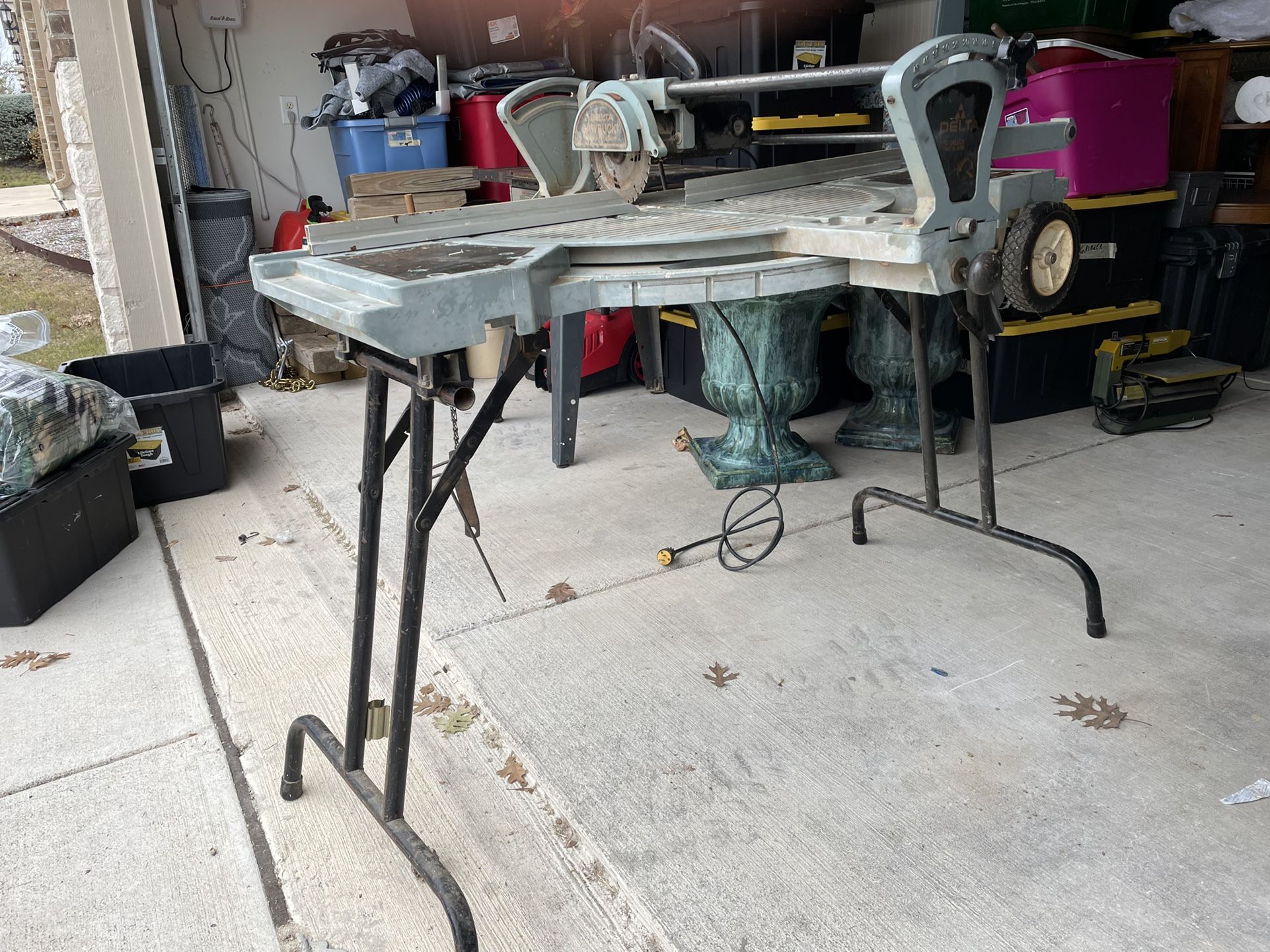 Delta Sawbuck Frame And Trim Saw for Sale in San Antonio, TX OfferUp
