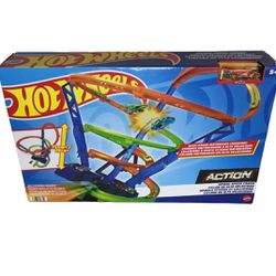 Hot Wheels Track Set and 1 Toy Car Spiral Motorized Racetrack New
