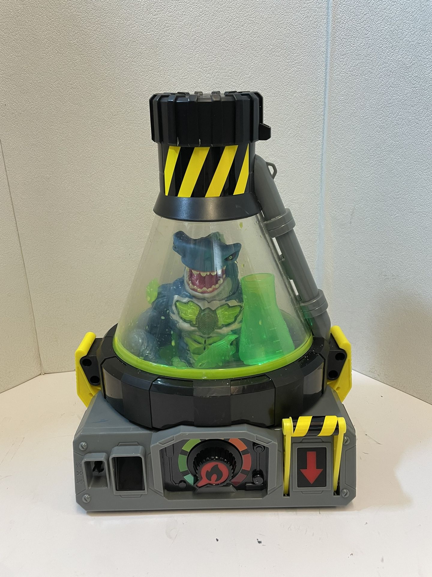 Beast Lab Creator With Havoc Hammerhead Shark Action Figure Mr Beast - TESTED