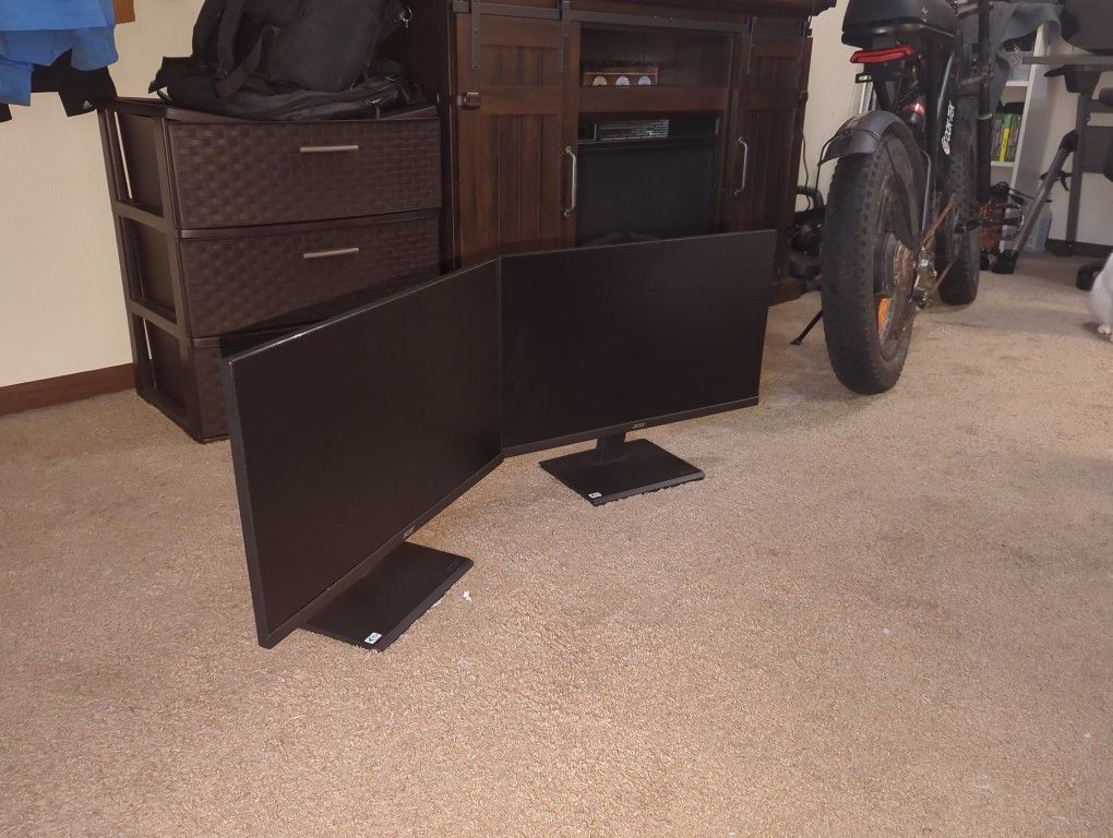 2 21 Inch Acer Monitors