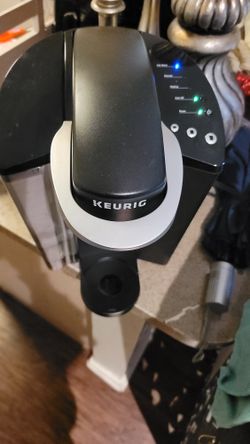 Keurig K50 Classic Single Cup Coffee Maker Black with Reservoir