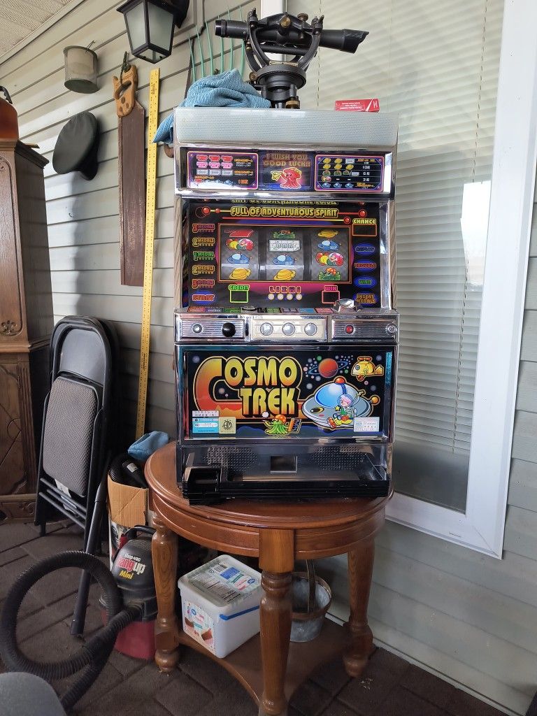 Cosmo Trek Slot Machine