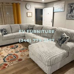 Brand new! Oversized Light Grey Sectional! Same Day Delivery 