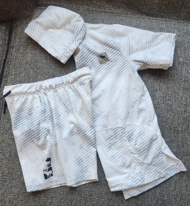 Boys Size 7/8 Abercrombie Kids Active Set. $20