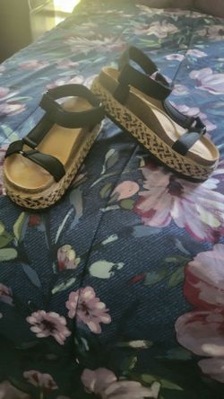 Ladies sandals
