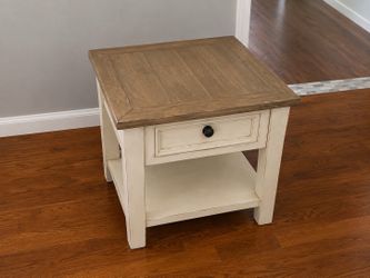 Farmhouse End Table with Drawer