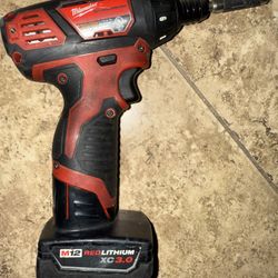 Milwaukee screwdriver 