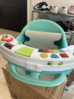 Free baby high chair 🪑