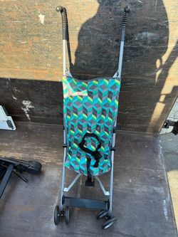Cosco Lightweight Umbrella Stroller – Geometric Chevron Pattern
