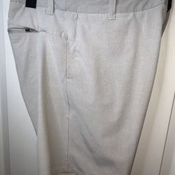 Men’s VUORI casual Walking Shorts!!