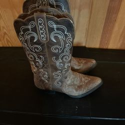 Ladies Size 7.5 Boots