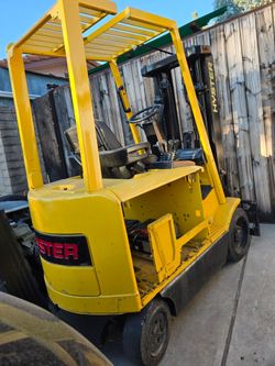Forklift Hyster.Electric.Don't work.Need repair.$1200 obo