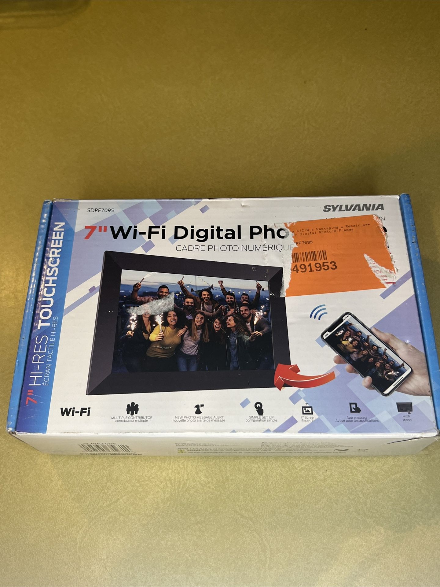 Sylvania SD7 inch Digital Picture Frame - Black