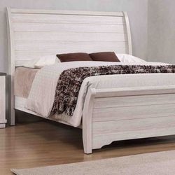 Coralee White Queen Sleigh Bed And 1 Night Stand 