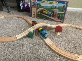 Thomas Wooden Railway: Stop & Go Figure 8 Set