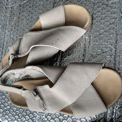 Clark’s Sandals New $10