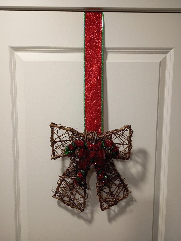 Super Cute Bow Floral that hangs on both sdes of the door