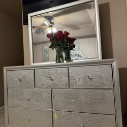 Full-size Bedroom Set