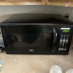 Works Great Oster Microwave 1100 Watts $70 Obo