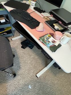 Ergonomic chair and Adjustable Table