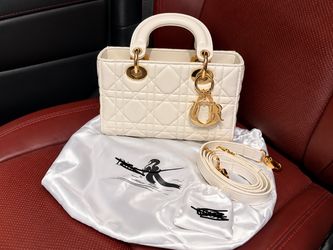 White cross body purse