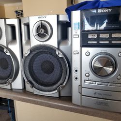 SONY STEREO SYSTEM CD/TAPE DECK PLAYER