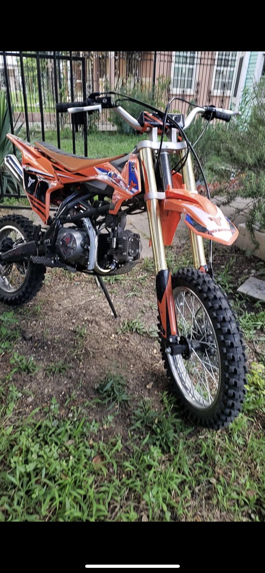 Dirt bike 250cc great condition ,