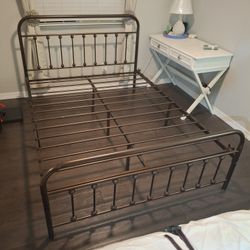 Queen Bed Metal Bronze 