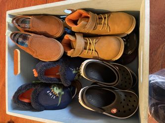 Boys shoes