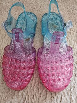 Girl's jelly sandals size 3