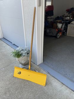 YO-HO metal snow pusher