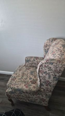 Sofa, Cat scratches, very confy
