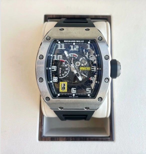 Men's watch Swiss watch Black dial PVD coated titanium case Rubber strap Black
