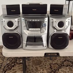 Panasonic CD/Cassette/Radio with 5 Speakers
