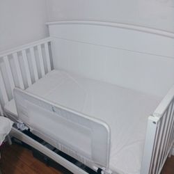 Baby/Toddler Crib Bed 
